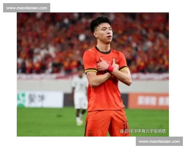 王钰栋独造 7 球破澳阵 自信诠释青春锋芒 王钰栋独造 7 球破澳阵 自信诠释青春锋芒